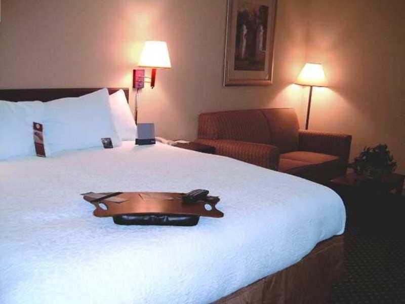 Hampton Inn Dyersburg Room photo